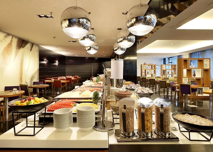 Hotel Eurostars Grand 4*