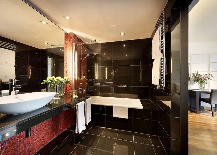 Hotel Eurostars Grand 4*