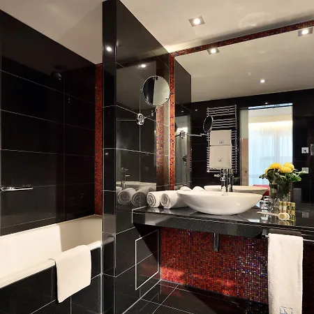 Eurostars Grand Hotel 4*