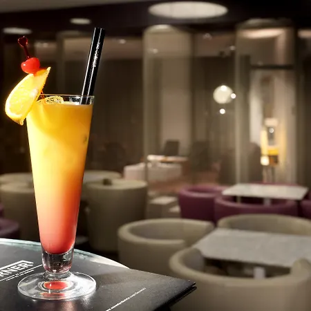 Отель Eurostars Grand